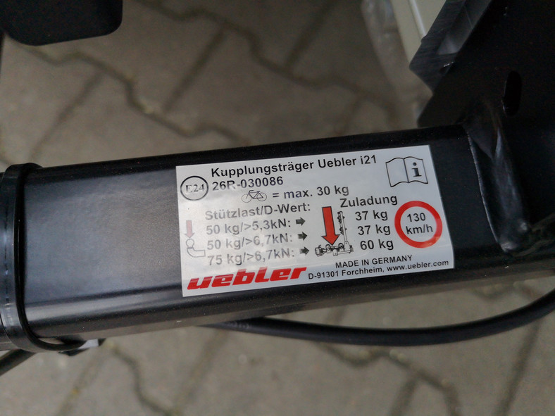 Bagażnik Uebler i21: dopuszczalna masa rowerów zależy od dopuszczalnego obciążenia kuli haka w aucie