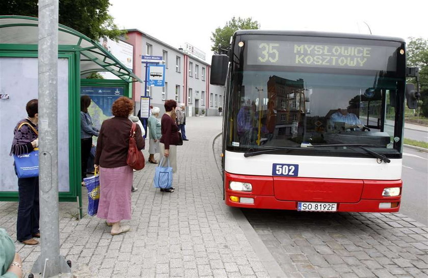 Autobusem jest powoli