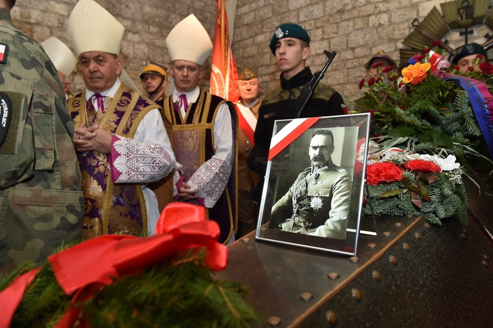 KRAKÓW WAWEL KRYPTA 150. ROCZNICA URODZIN PIŁSUDSKIEGO (sarkofag)