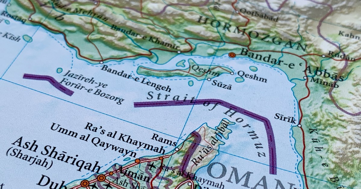 Irańskie ostrzeżenie: zakaz przepływania przez Cieśninę Ormuz