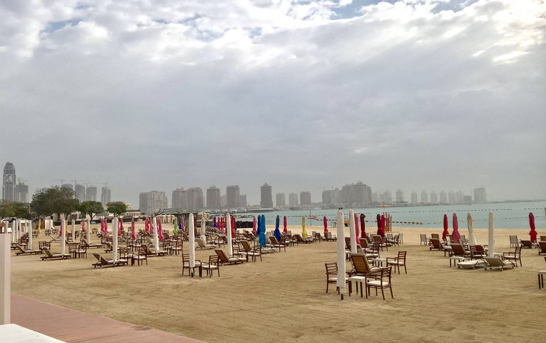 Publiczna plaża Katara w Dausze.