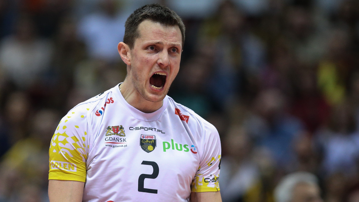 We wtorek o godzinie 18:00 Lotos Trefl Gdańsk stoczy trzecie starcie w walce o brązowy medal mistrzostw Polski. W poprzednich dwóch spotkaniach górą była PGE Skra Bełchatów, ale gdańszczanie są zdeterminowani, by tym najbliższym meczem przedłużyć zmagania o podium PlusLigi. – Jesteśmy drużyną, która się nie poddaje – mówi środkowy zespołu, Wojciech Grzyb.