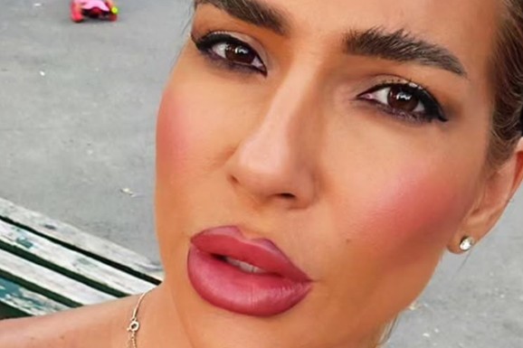 VODITELJKE PRISKOČILE U POMOĆ JOVANI JEREMIĆ Evo šta su Ana Radulović i Bojana Lazić uradile zbog NJENIH SILIKONA: "Za nove dude, da prštim!" (FOTO)
