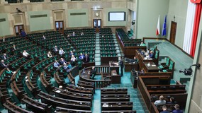 Bosak przed Tuskiem – a kto na szczycie? Zaskakujący lider w nowym sondażu IBRiS