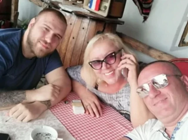 Zorica Marković podelila zajedničku fotografiju sa sinovima Dejanom i Ilijom