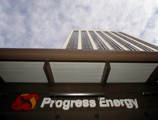 Duke Energy i DuPont zapowiadają powrót wielkich transakcji w fuzjach i przejęciach
