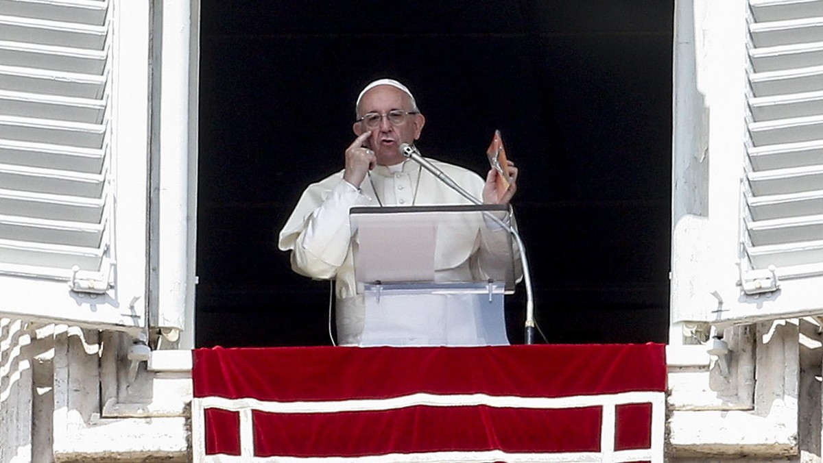 Franciszek: seks to dar Boży, a nie tabu