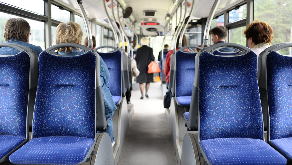 15 maja obchodzone będzie święto Zesłania Ducha Świętego, nazywane Zielonymi Świątkami. Tego dnia ruch tramwajowy i autobusowy odbywać się będzie według świątecznego rozkładu jazdy. Wprowadzone zostaną także dodatkowe zmiany - informuje Codziennypoznan.pl.