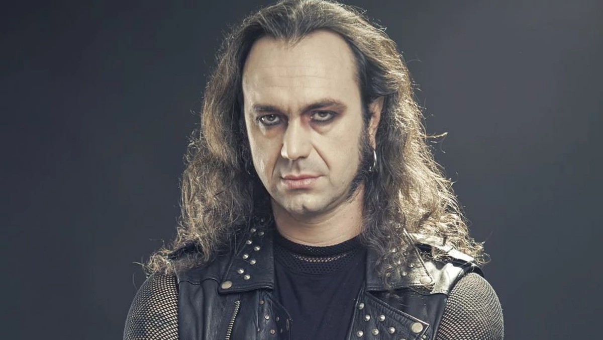 Po dziewięcioletniej przerwie powraca jeden z największych metalowych festiwali w Europie Środkowo-Wschodniej, Metalmania! Najnowsza, 23. edycja tego kultowego festiwalu odbędzie się 22 kwietnia w katowickim Spodku. Fernando Ribeiro, wokalista Moonspell, nagrał wideo, w którym zaprasza na imprezę. Nagranie można obejrzeć poniżej.