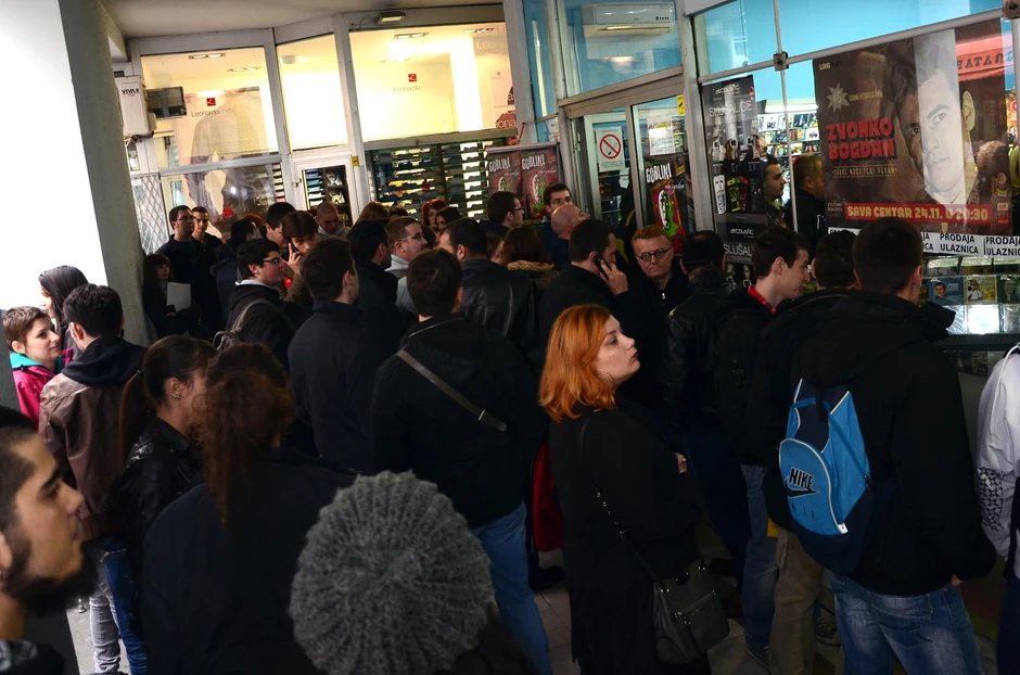 Gužva ispred "Jugotona"