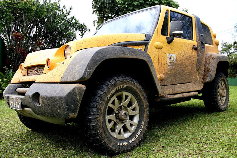 TAC Stark: lekki i zwrotny off-road z Brazylii (+ wideo)