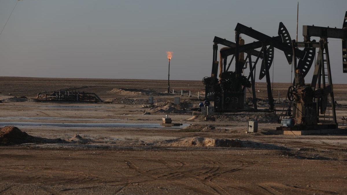 Prețul petrolului a urcat la cel mai ridicat nivel din ultimele cinci luni, după atacurile din Arabia Saudită și noile tensiuni din Strâmtoarea Ormuz