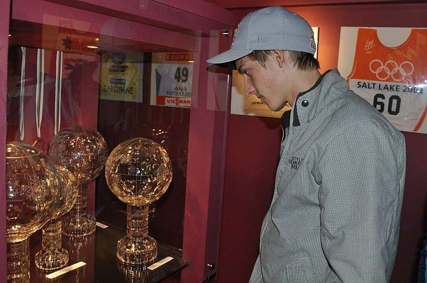 Gregor Schlierenzauer podziwiał trofea zgromadzone w muzeum Adama Małysza