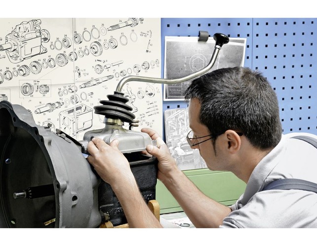 Najtrudniejszym wyzwaniem okazało się odnowienie nadwozia, wykonanego z cienkiej blachy aluminiowej i magnezowej - z natury wyjątkowo delikatnego