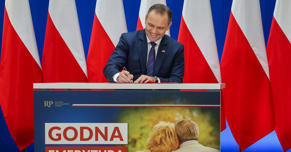 "Godna emerytura” z podpisem prezydenta. Seniorzy zyskają co najmniej 150 zł od 2026 roku