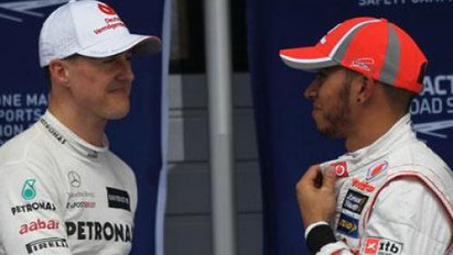 Nincs bocsánat! Schumacher rajongói képmutatónak tartják Hamiltont