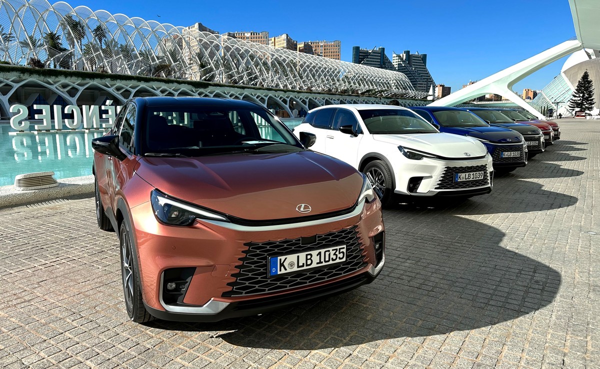 Lexus LBX z hybrydą 1.5 to nowy przebój japońskiej marki