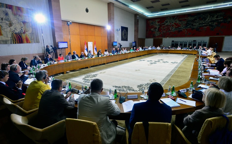 Učestnici današnje debate