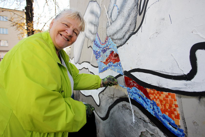 Mural w Chorzowie tworzą seniorzy