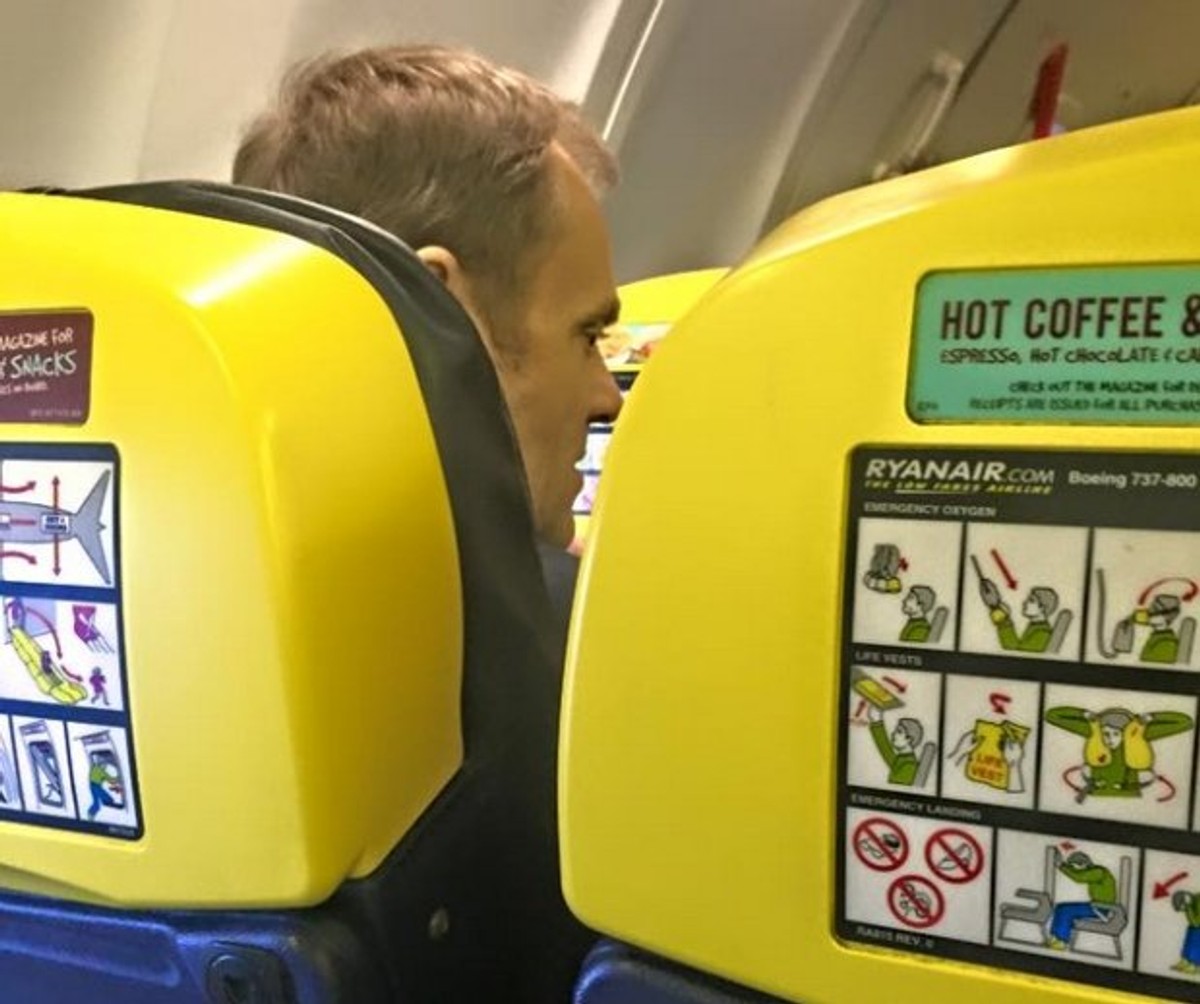 Donald Tusk lata tanimi liniami lotniczymi