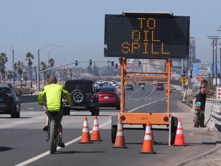 Naftna mrlja kod južne obale Kalifornije