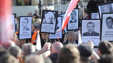 Rocznica katastrofy smoleńskiej: obchody państwowe i siedem manifestacji