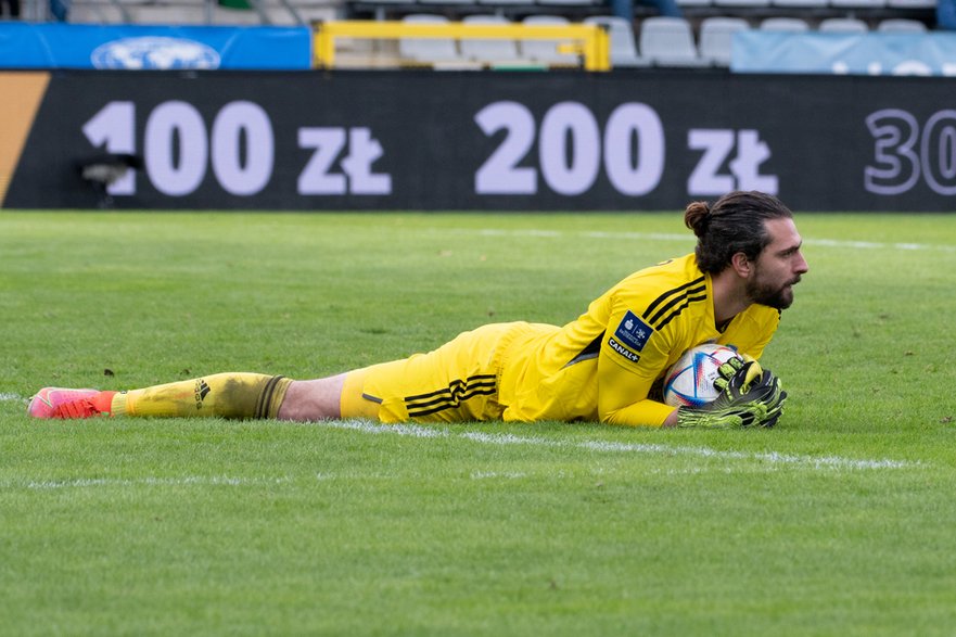 Stefanos Kapino podczas meczu Miedzi Legnica