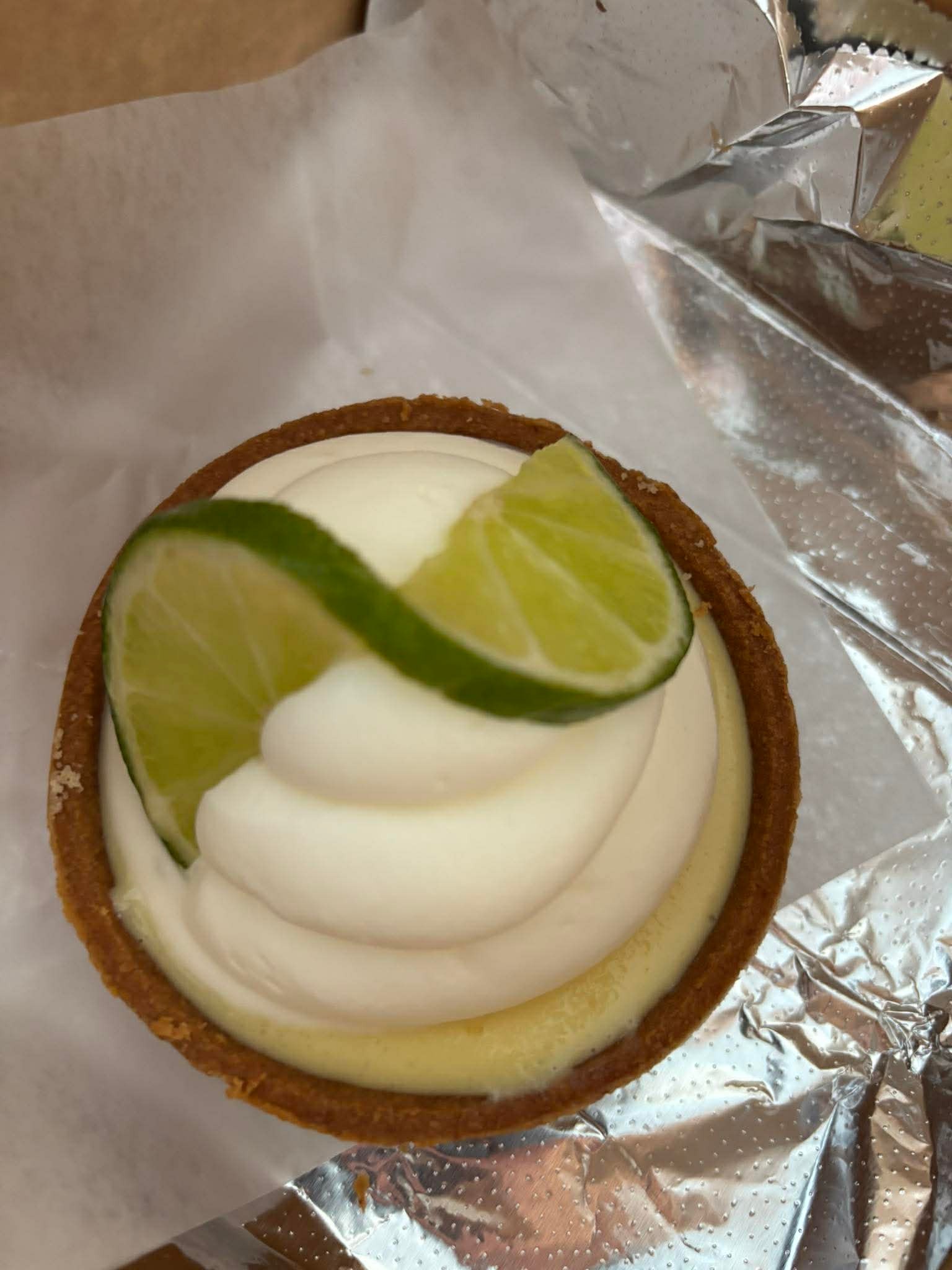 Monika navštívila cukráreň v USA. 