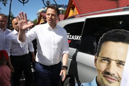 Wybory prezydenckie. Oficjalnie ponad milion podpisów pod kandydaturą Trzaskowskiego