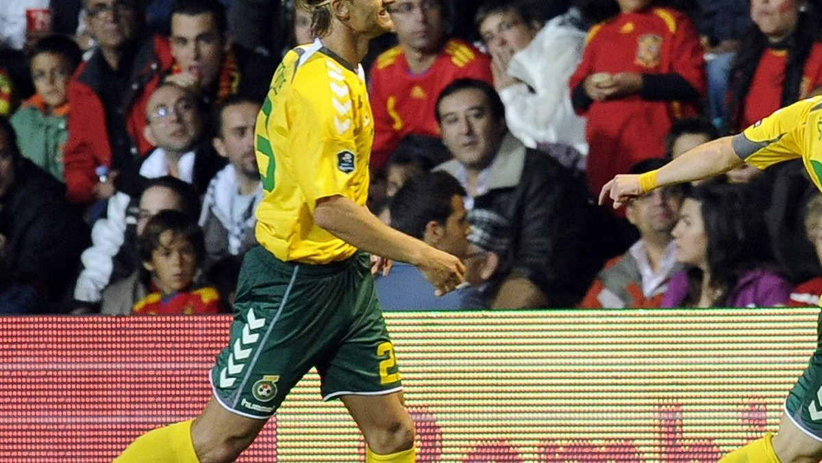 Napastnik Zagłębia Lubin, Darvydas Sernas został powołany do reprezentacji Litwy na najbliższe spotkania eliminacyjne do Euro 2012 - donosi oficjalny serwis Miedziowych.