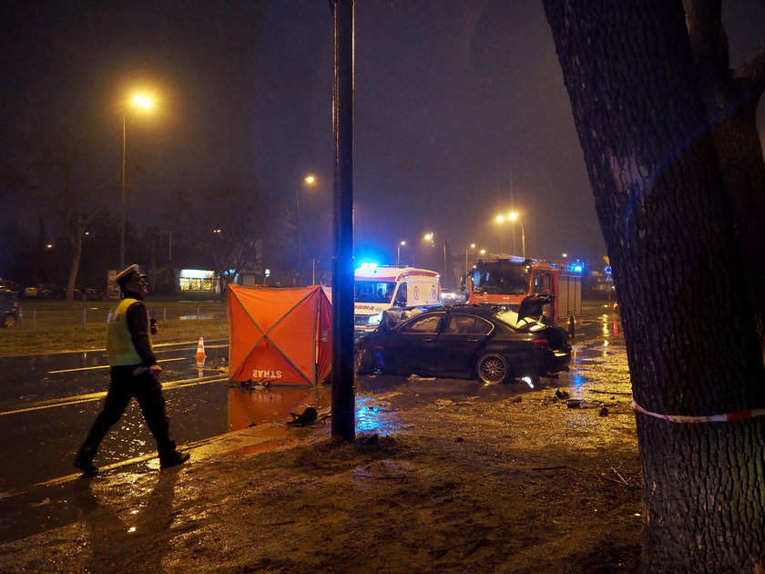 Ten człowiek w Łodzi zabił dwie osoby w BMW. Szuka go policja