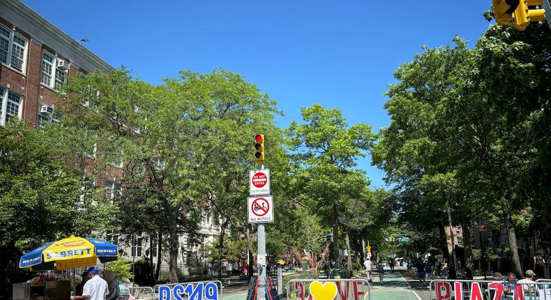 A permanently car-free plaza outside PS 149 on 34th Avenue in Jackson Heights, Queens.Eliza Relman/Business Insider