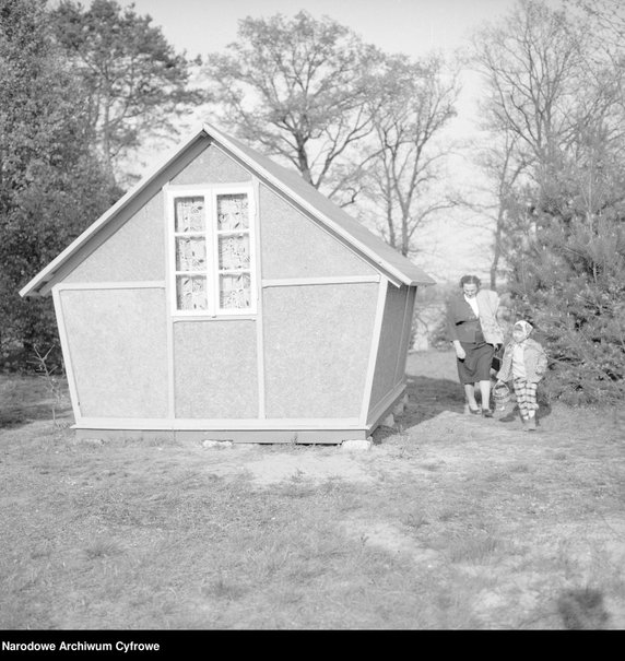 Park kultury w Powsinie, rok 1961 - zdjęcie pochodzi z archiwów Narodowego Archiwum Cyfrowego