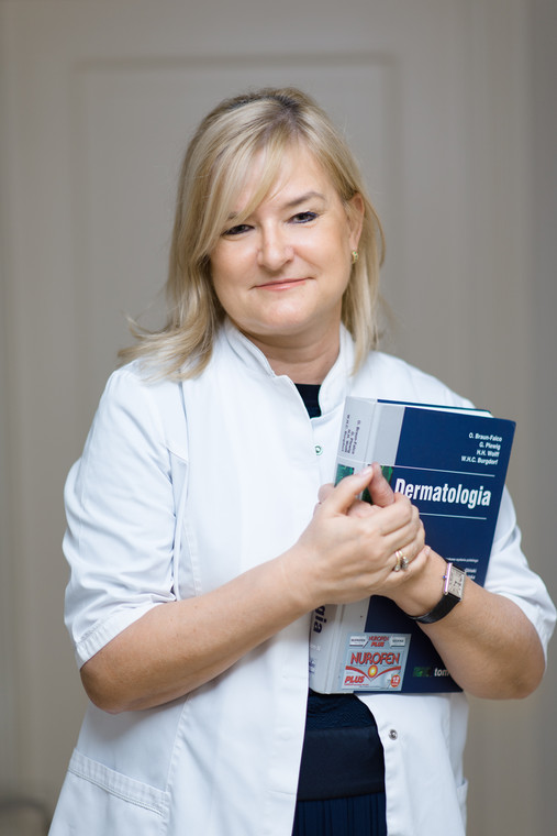 dr Ewa Chlebus 