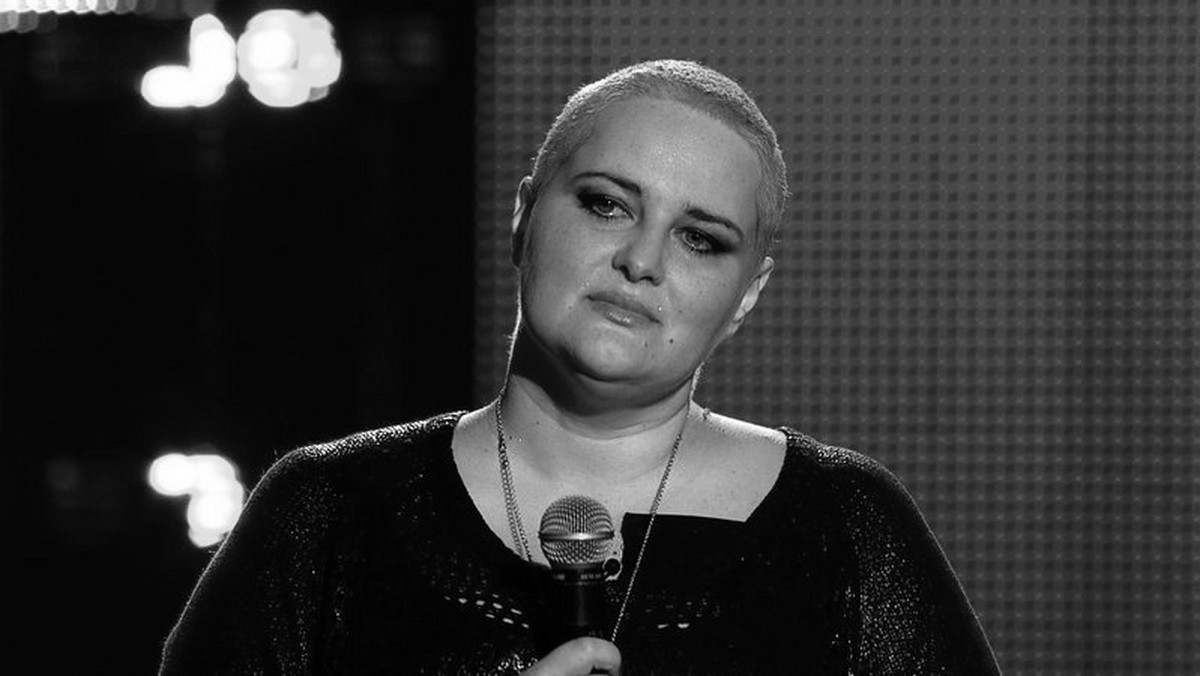 Zmarła uczestniczka "The Voice of Poland", Kasia Markiewicz. O śmierci kobiety jako pierwsze poinformowały za pośrednictwem Facebooka trenerki show - Maria Sadowska i Justyna Steczkowska. Markiewicz chorowała na raka, wiedziała, że nie zostało jej wiele czasu. Występem w talent show TVP chciała spełnić swoje marzenie.