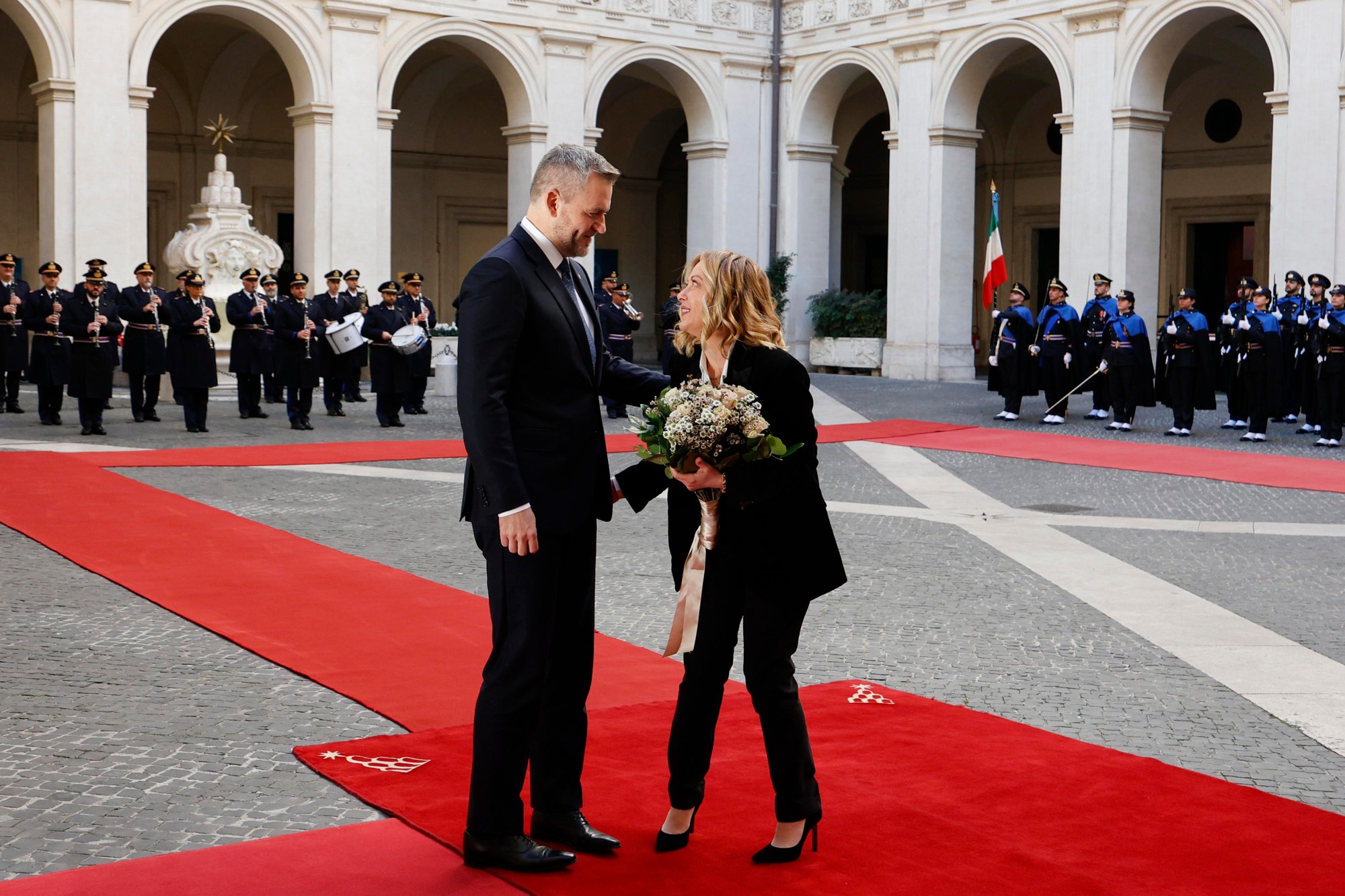 Talianska premiérka Giorgia Meloniová (vľavo) a prezident SR Peter Pellegrini.