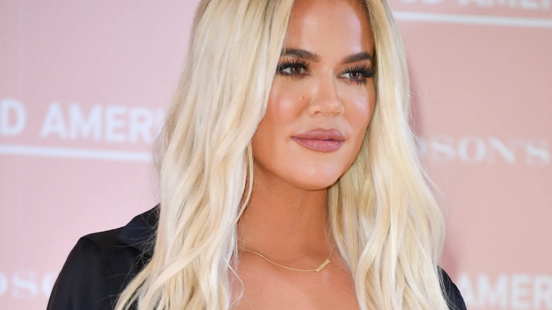 Khloé Kardashian chce "udowodnić", że jej ciało jest prawdziwe [filmik]