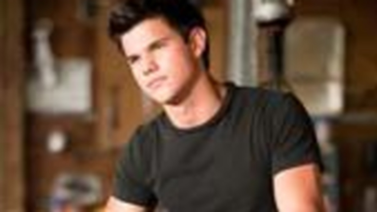 Gwiazdor sagi "Zmierzch", Taylor Lautner, zagra główną rolę w filmie "Incarceron" przygotowywanym przez studio Fox 2000.