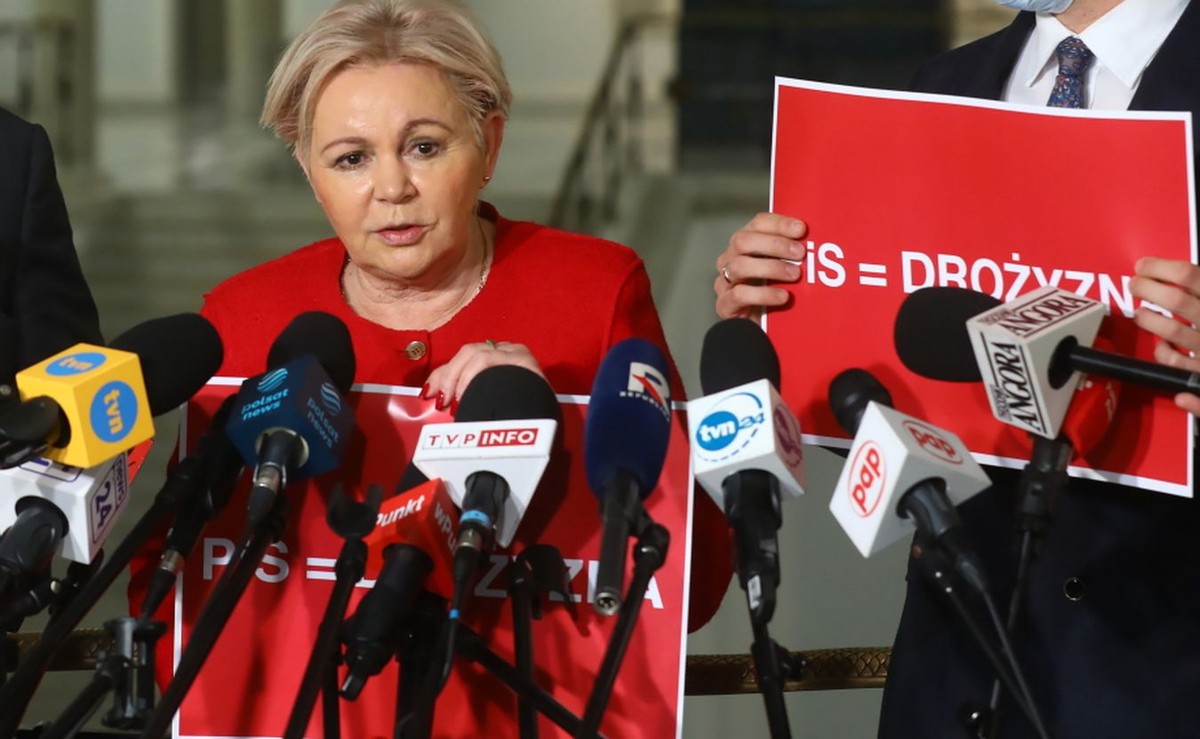Warszawa, 16.12.2021. Krystyna Skowrońska podczas konferencji prasowej w Sejmie w Warszawie,