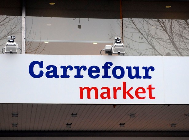 Carrefour wypowiada wojnę Biedronce