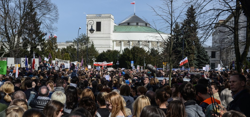 Manifestacja przeciwko ustawie antyaborcyjnej