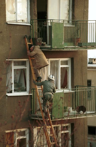 Akcja ratownicza i ewakuacja mieszkańców w Gdańsku po wybuchu gazu w 1995 r.