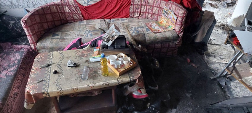 Zaposleni i osuđenici OZ Zaječar pomažu devetočlanoj porodici koja je ostala bez kuće u požaru