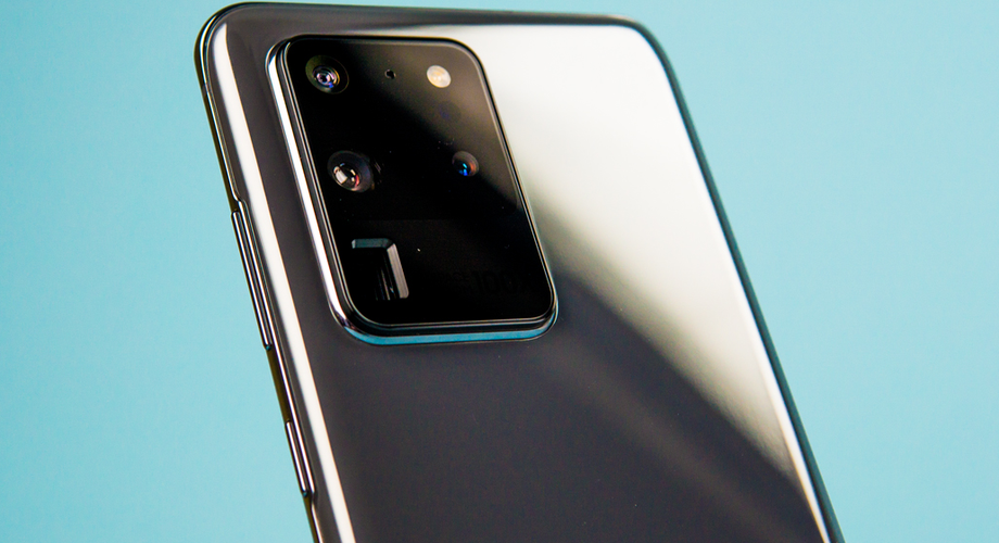 s20 better than iphone 11