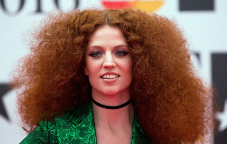 Jess Glynne na gali Brit Awards 2016