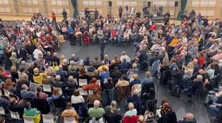 Niewygodny światopogląd. Co mówią partie polityczne o aborcji, religii w szkołach czy in vitro?