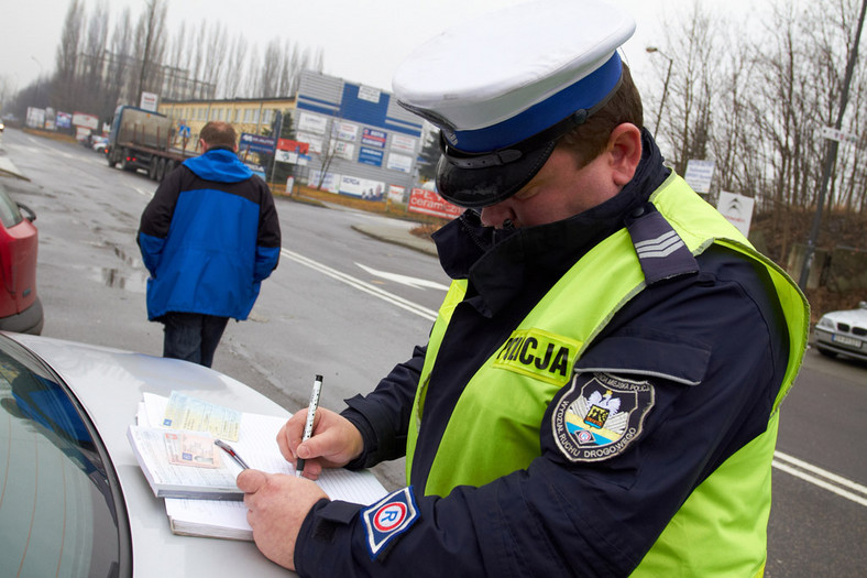 Auto bez ważnego badania technicznego. Jak nie zapłacić