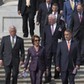 Od lewej: senator demokratów Joe Manchin, senator republikanów Stenny Hoyer, demokrata Nancy Pelosi, republikański spiker John Boehner, senator demokrata Robert Menendez.