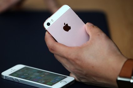 Tani iPhone SE wcale nie taki tani. Sprawdź najlepsze zamienniki w tej cenie