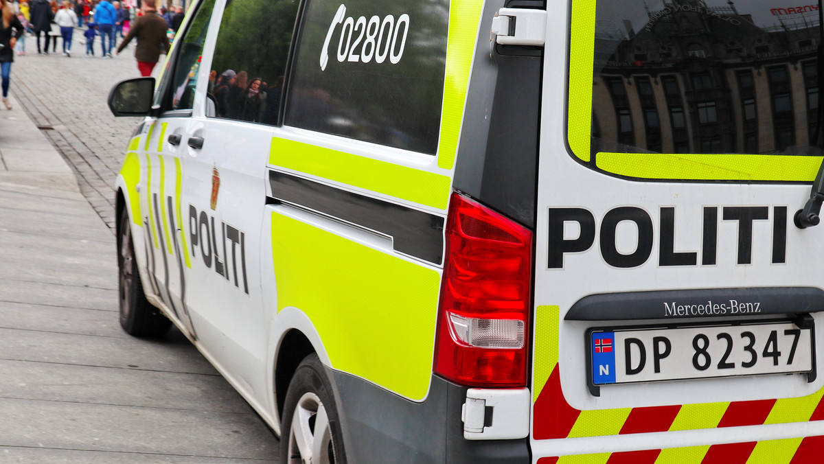 Norwegia: Policja poszukuje koronosceptyków. Mogą być chorzy na COVID-19